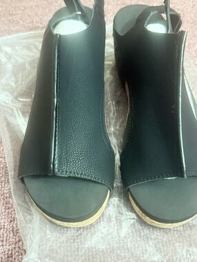 Black Open-Toe Wedge Sandals - Women's Comfortable Summer Shoe